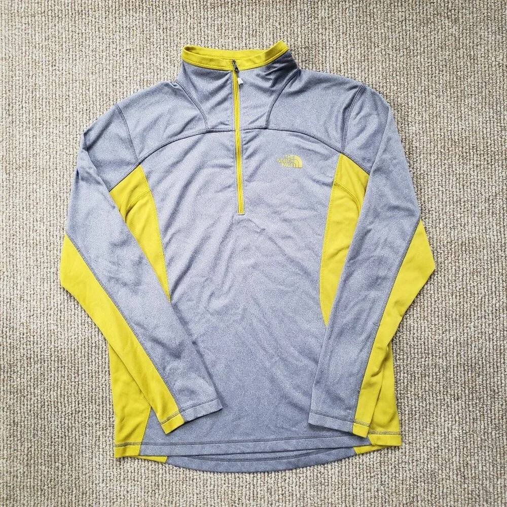 The North Face Men's Essential 1/4 Zip Pullover Performance Shirt Medium